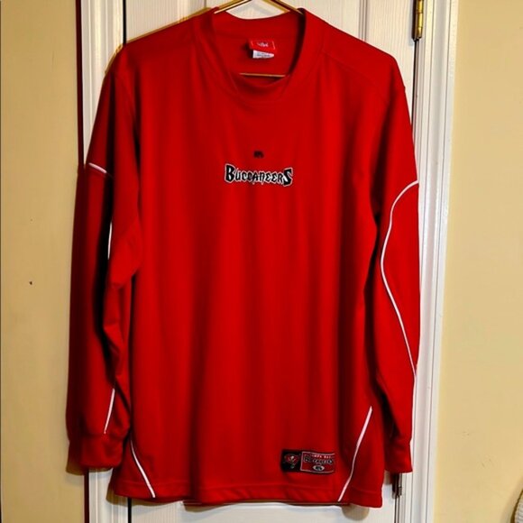 VTG Tampa Bay Buccaneers NFL Red Pullover Shirt Men’s M Long Sleeve 2005 - Picture 1 of 11